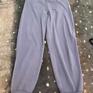 Vuori Women’s  Slate Gray Joggers